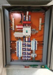 QUADRO ELÉTRICO DE DISTRIBUIÇÃO QGBTP (QUADRO GERAL DE BAIXA TENSÃO PARCIAL)